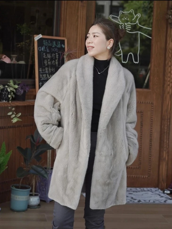 New Design Women's Coats And Jackets Fur Coat Women Mink Ladies Fur Coats